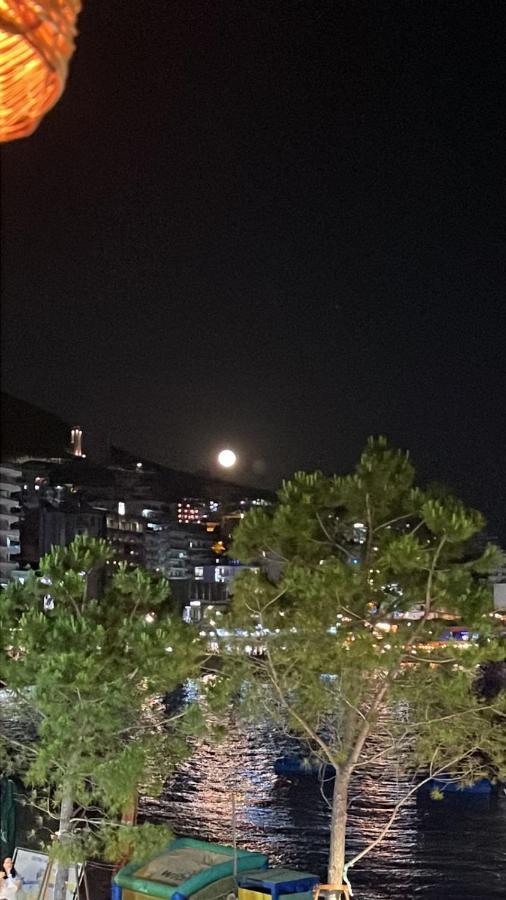 Blue Breeze Attic Apartments Sarande Bagian luar foto