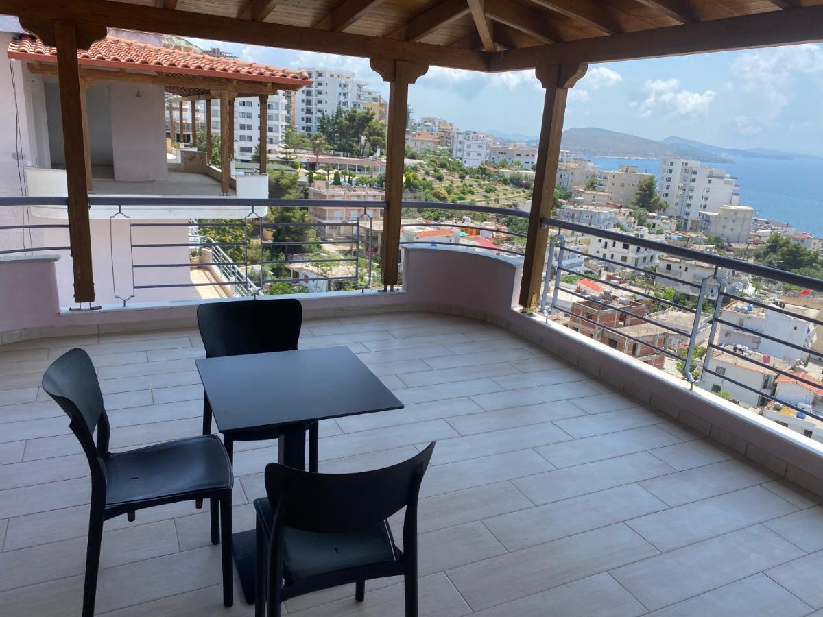 Blue Breeze Attic Apartments Sarande Bagian luar foto