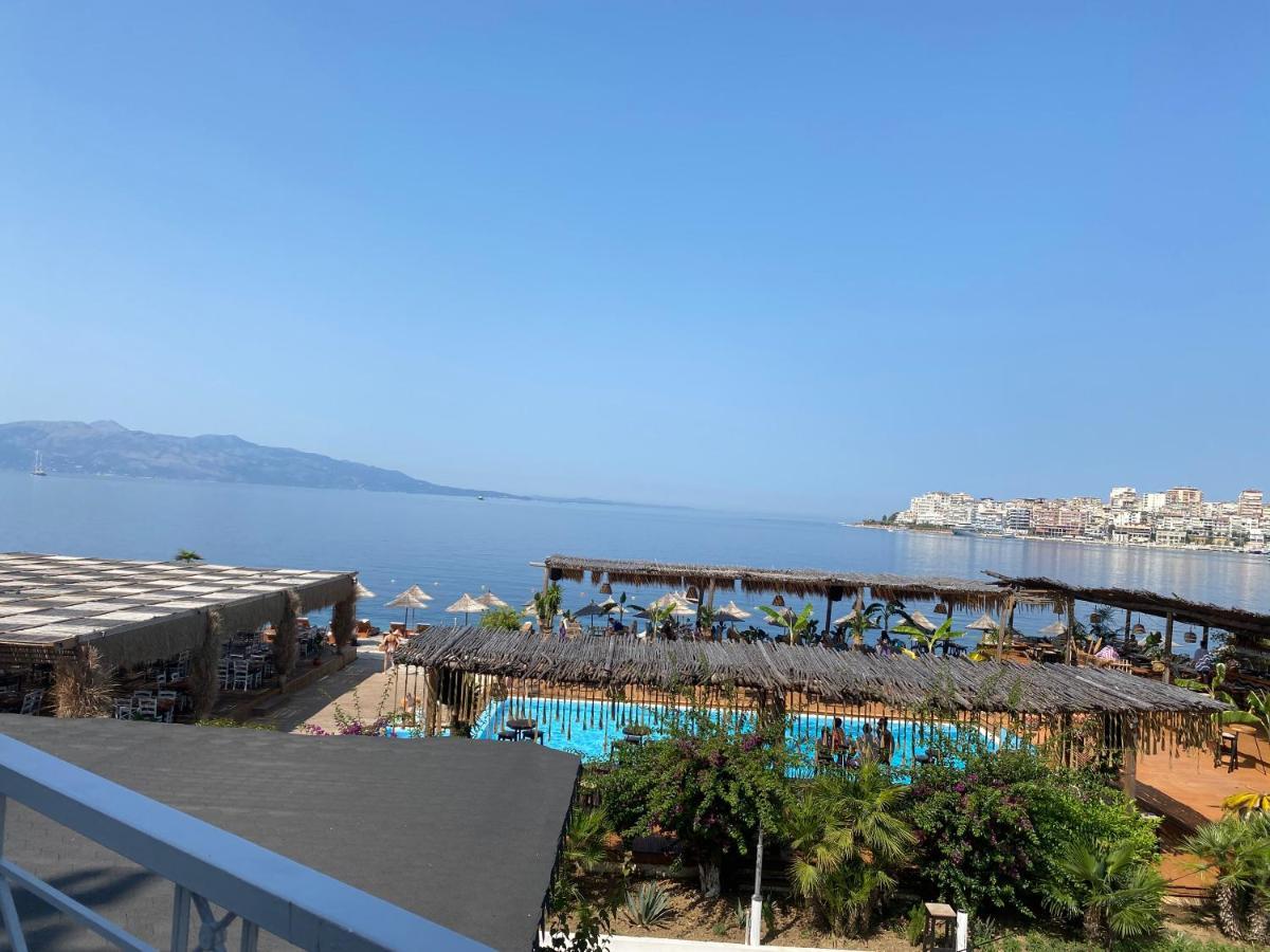 Blue Breeze Attic Apartments Sarande Bagian luar foto
