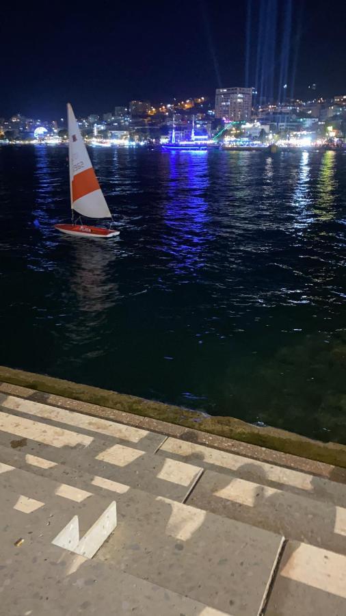 Blue Breeze Attic Apartments Sarande Bagian luar foto